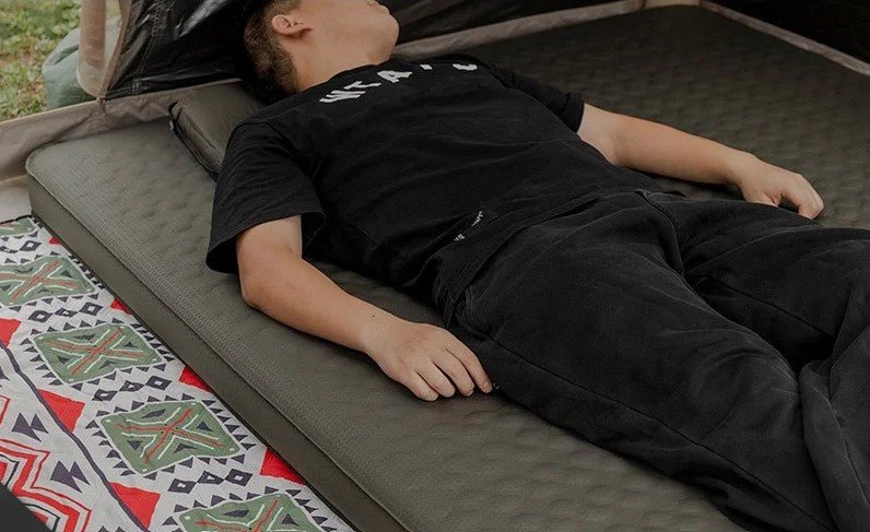 matelas gonflable| LE 20 CM AVEC GONFLEUR ÉLECTRIQUE - Camping Confortable
