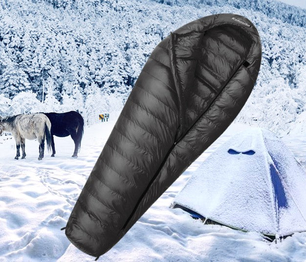 sac-de-couchage-grand-froid-le-synthetique-devant-tente SAC DE COUCHAGE GRAND FROID